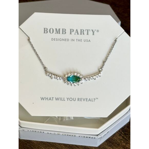 Bomb Party RBP4908 The Sutton Necklace LC Lime Ombre Crystal - Picture 2 of 3